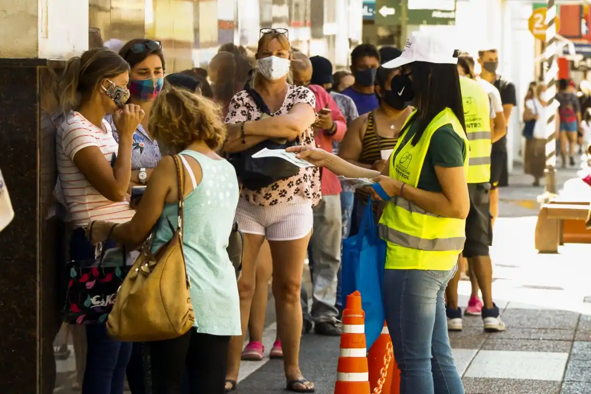 Comenzaron los controles sanitarios en el centro de la ciudad