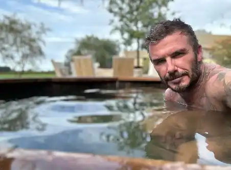 Este es el sauna que tienen en el exterior en la casa de campo