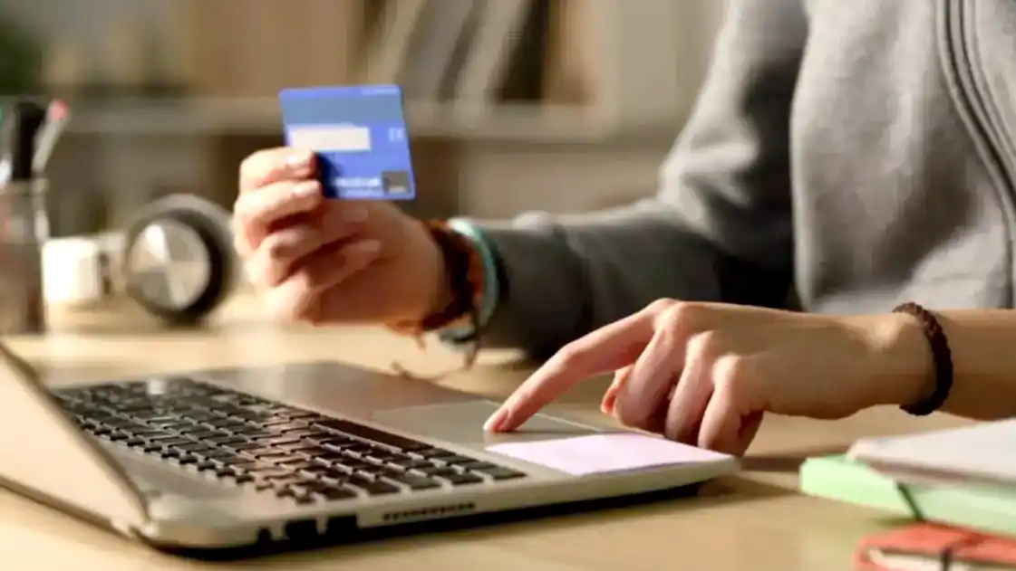 Las compras de argentinos al exterior siguen batiendo récords: más de US$100 millones en marzo