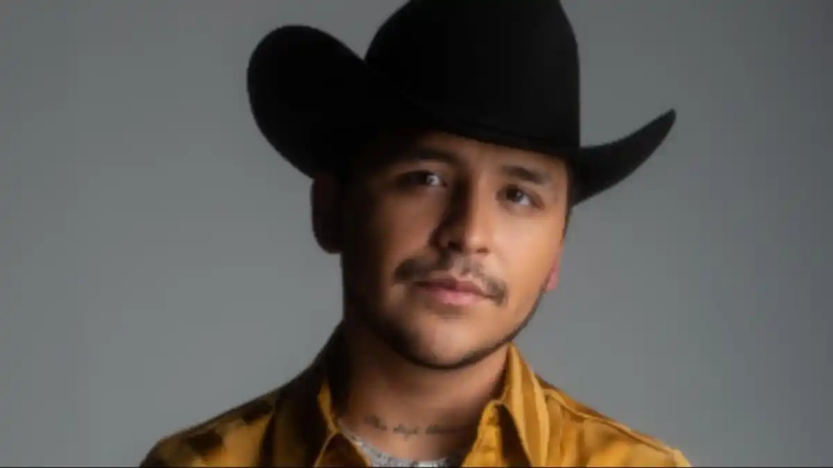 La impactante transformación física de Christian Nodal: ¡Descubre su secreto!