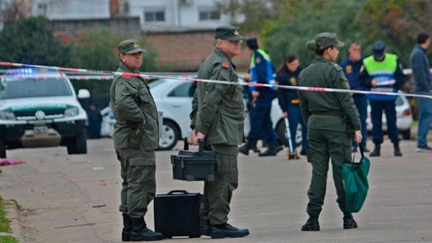 Policía mató a un hombre: Aseguran que disparó al piso y la bala "rebotó"