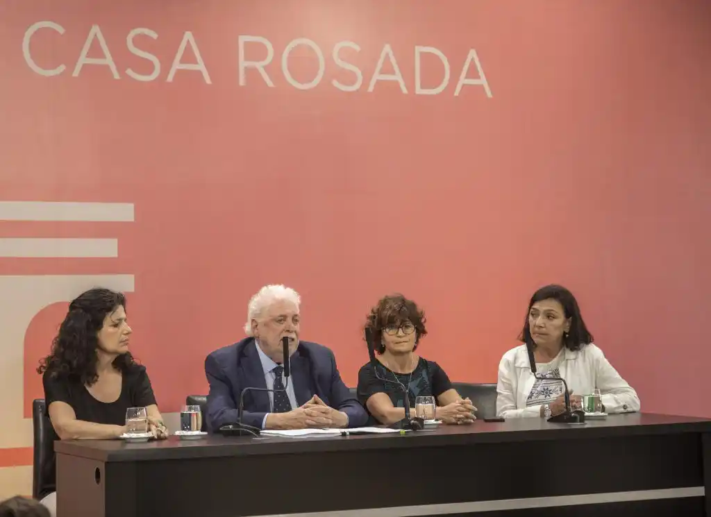 Ginés González García anunció un nuevo protocolo de Interrupción Legal del Embarazo