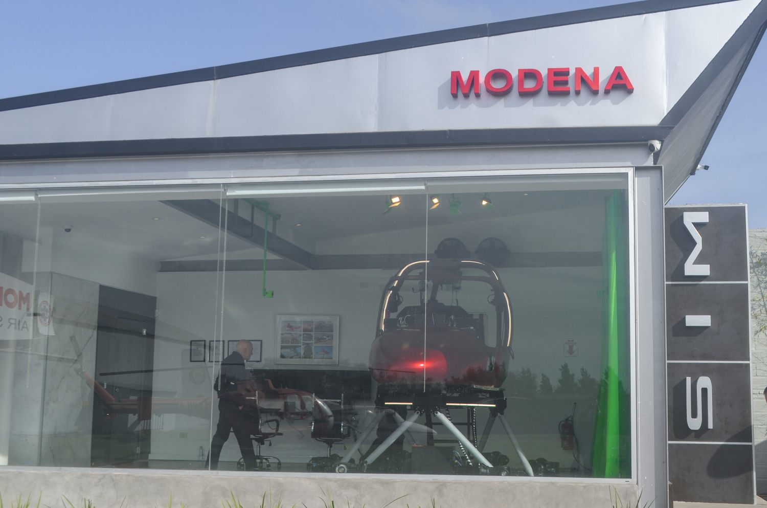 Modena Air Service presentó su nuevo simulador de helicópteros 6XSIM