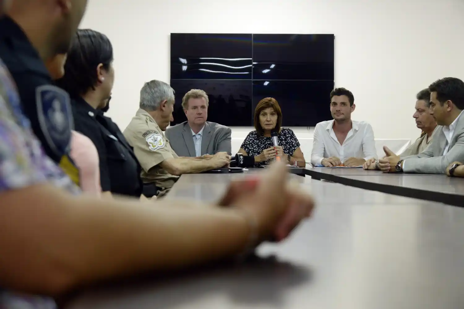 Bullrich reincorpora a once policías exonerados