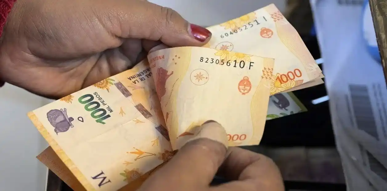 Según datos del Indec, el salario duplicó a la inflación en mayo en Argentina