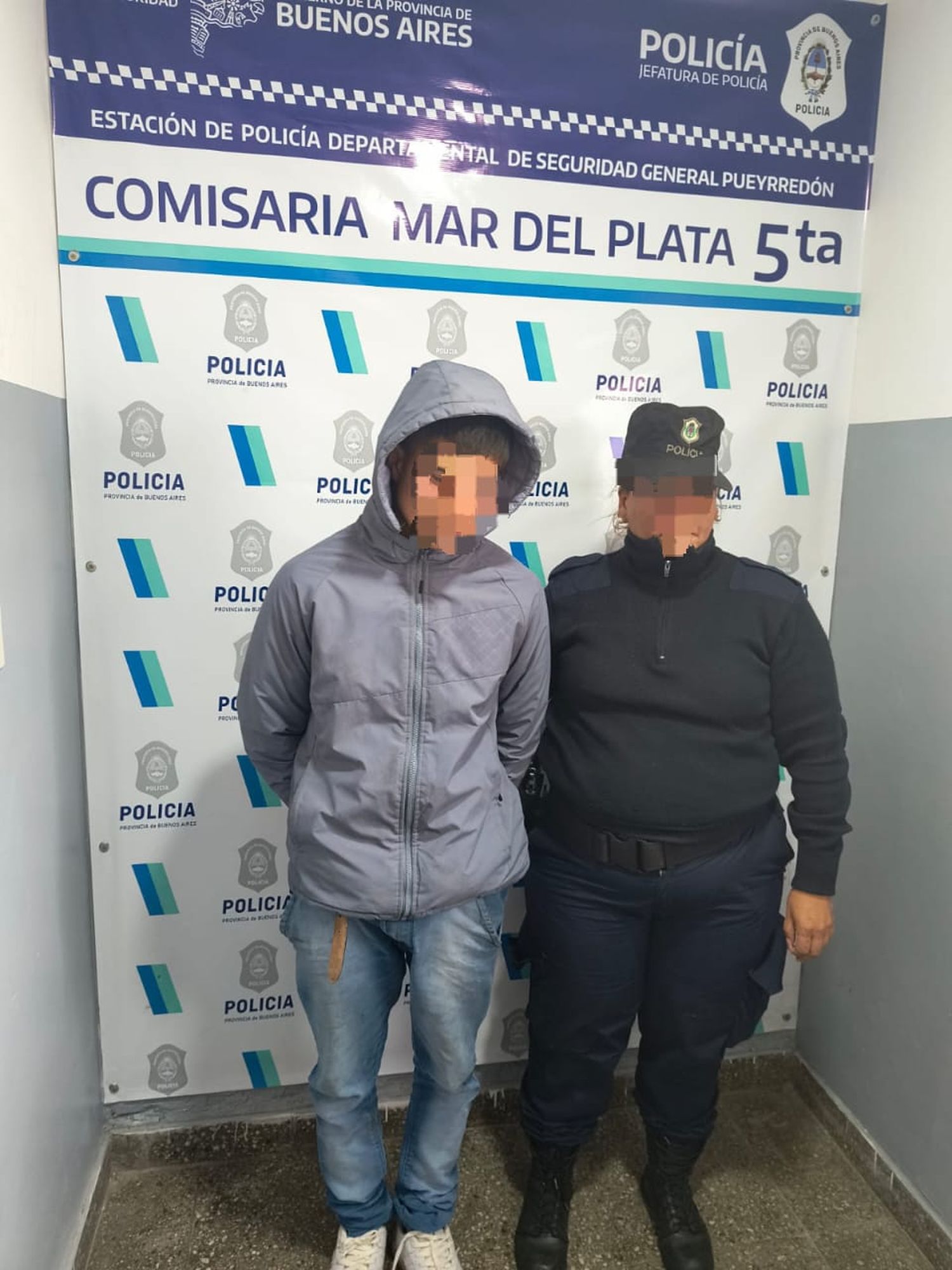 Amenazó al empleado de un comercio para robarle la moto