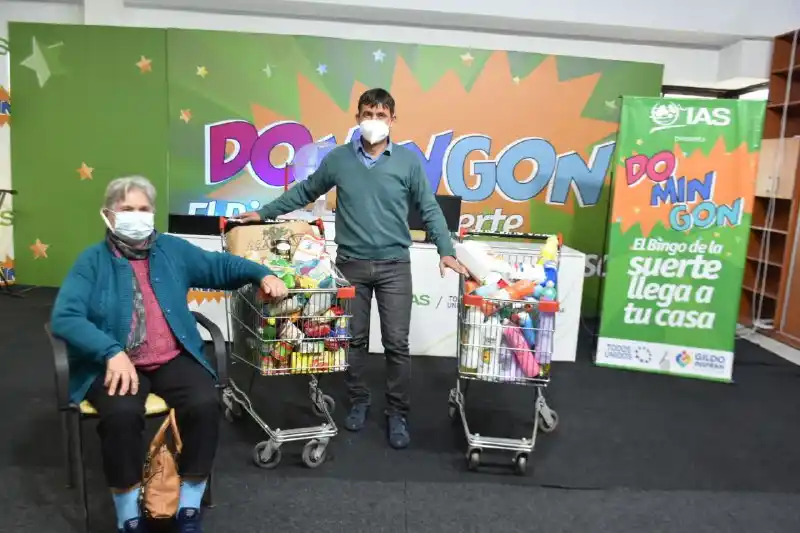 El Domingón entregó premios a dos ganadoras