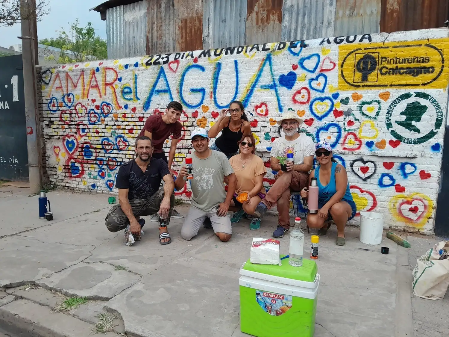Integrantes de la creación del mural.