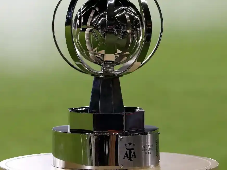 La primera edición del certamen fue para Racing. Credito: REUTERS/Satish Kumar