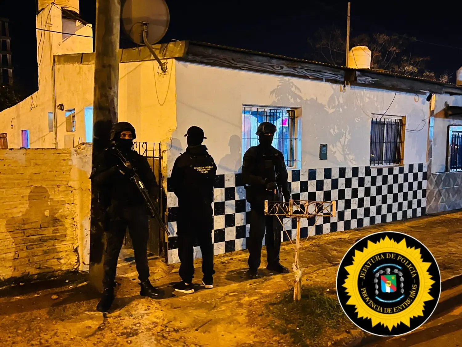 Cuatro allanamientos por narcomenudeo terminaron con un detenido y el secuestro de cocaína y dinero