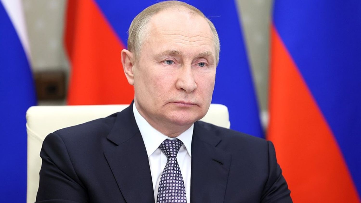 PUTIN ECHA el RESTO para la guerra con UCRANIA: aprueba presupuesto récord de defensa
