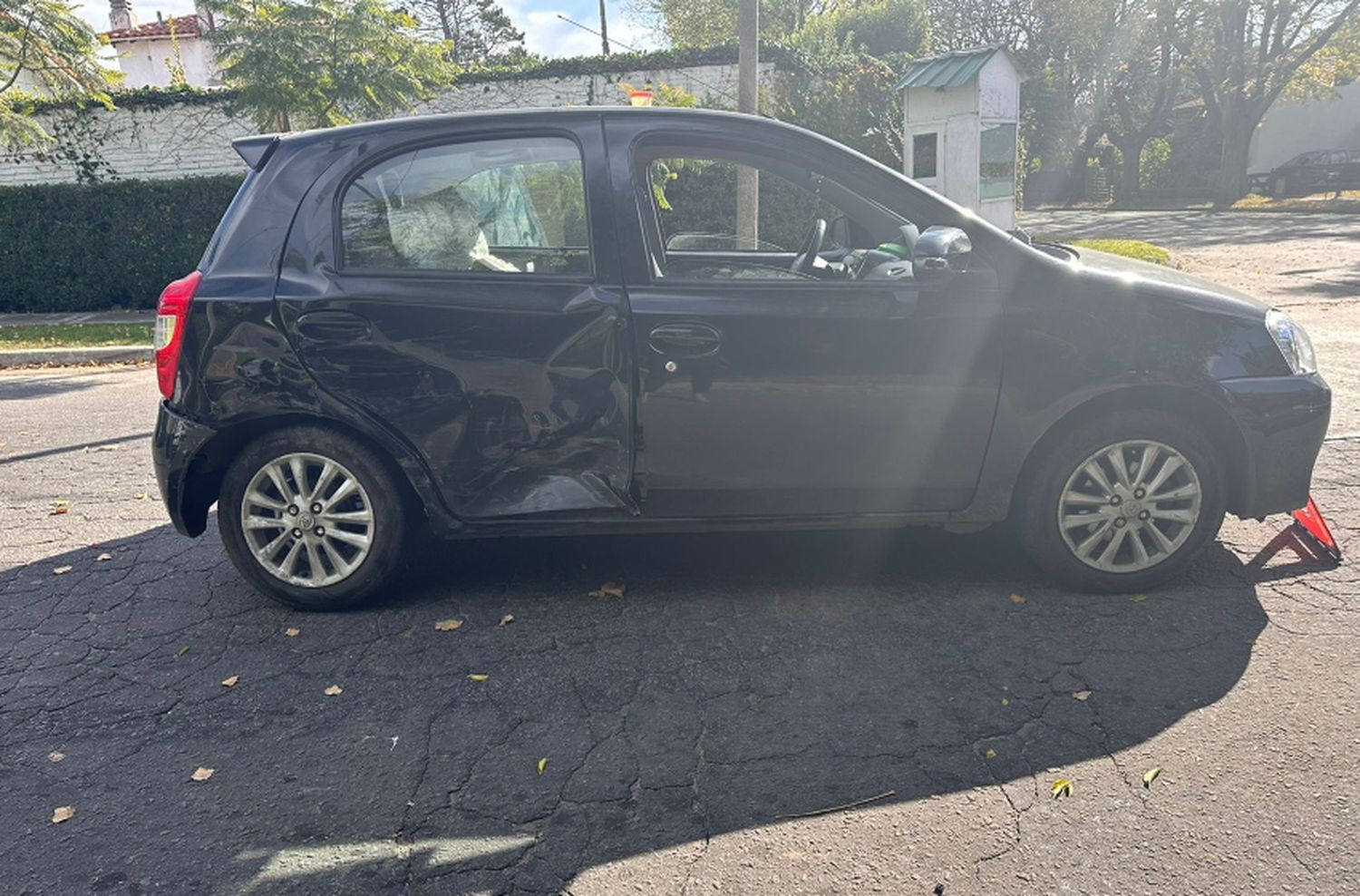 Una mujer hospitalizada tras un choque en el barrio Divino Rostro