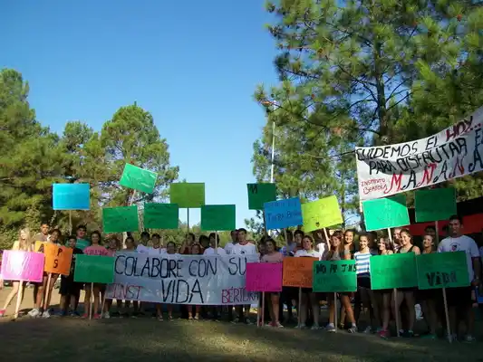 Estudiantes del Bértora recolectarán botellas plásticas, latitas, papel y cartón