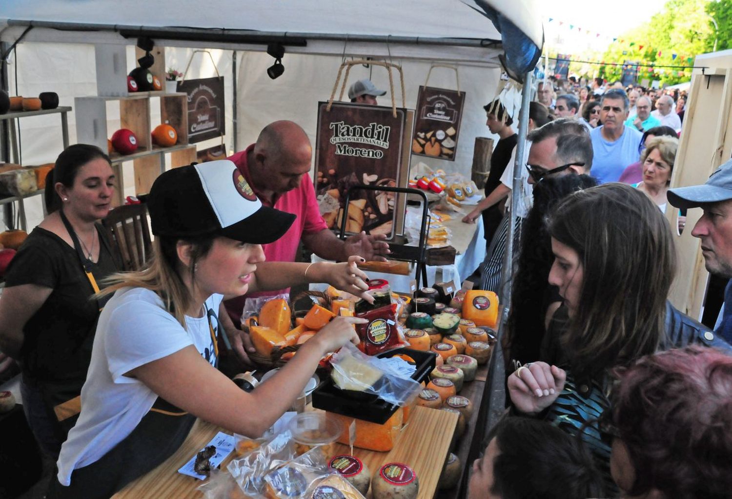 Se vendieron más de 6.500 kg de quesos en la Fiesta del Queso Tandilero