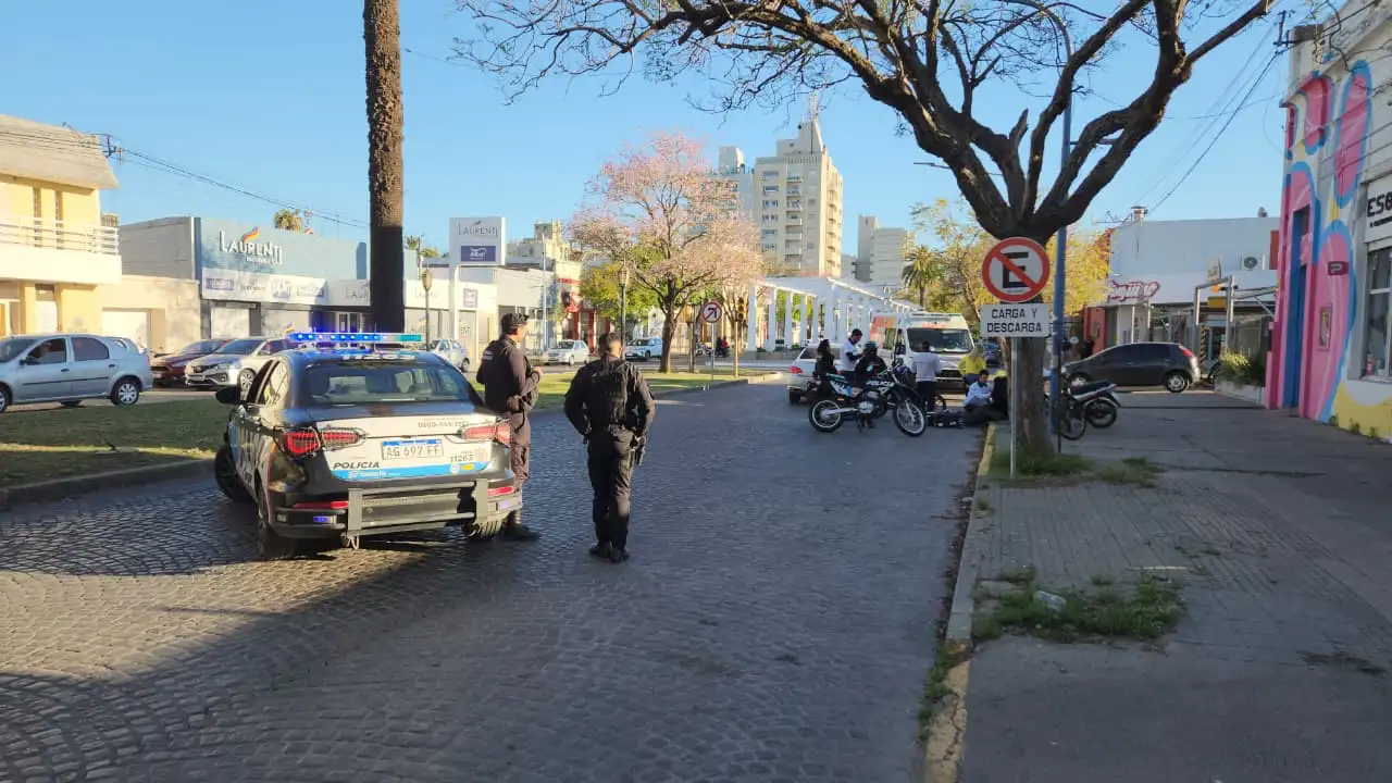 accidente de transito choque bv lehmann auto moto ambulancia sies 107 policia patrullero gur - 3