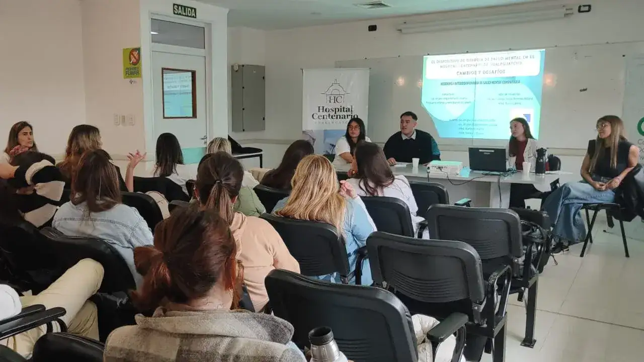 Profesionales del Hospital Centenario debatieron el rol clave de la guardia en el contexto actual