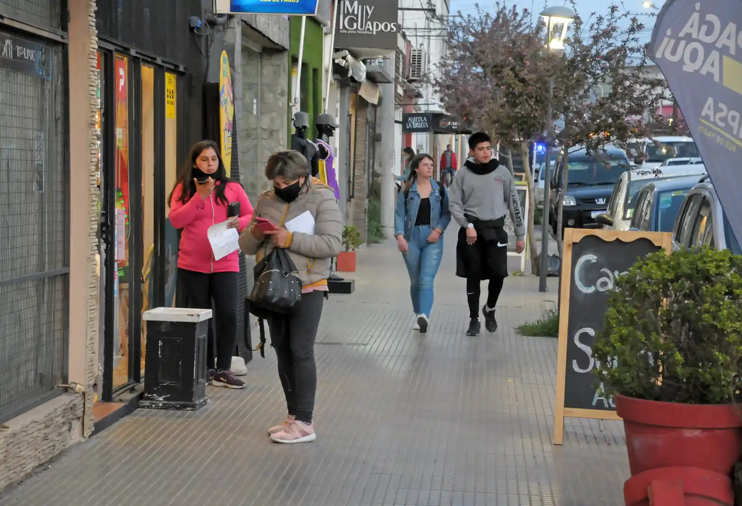 El centro comercial de Villa Italia vive con optimismo el regreso de los eventos sociales