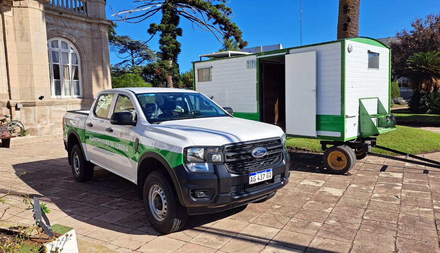 Nuevos equipos. Casillas rurales y una camioneta en Lobería