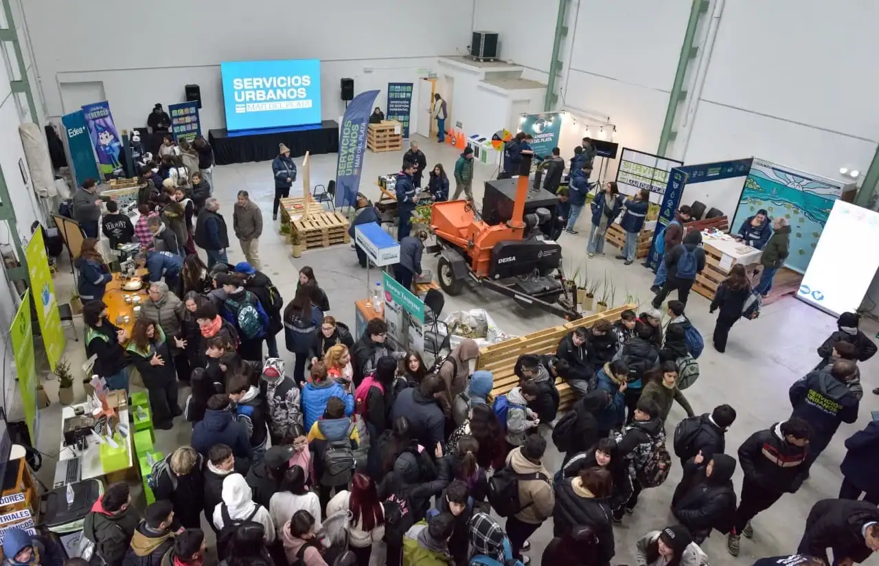 La actividad, orientada principalmente a estudiantes de nivel primario y secundario, se desarrolló mediante un circuito de estaciones lúdicas e interactivas.