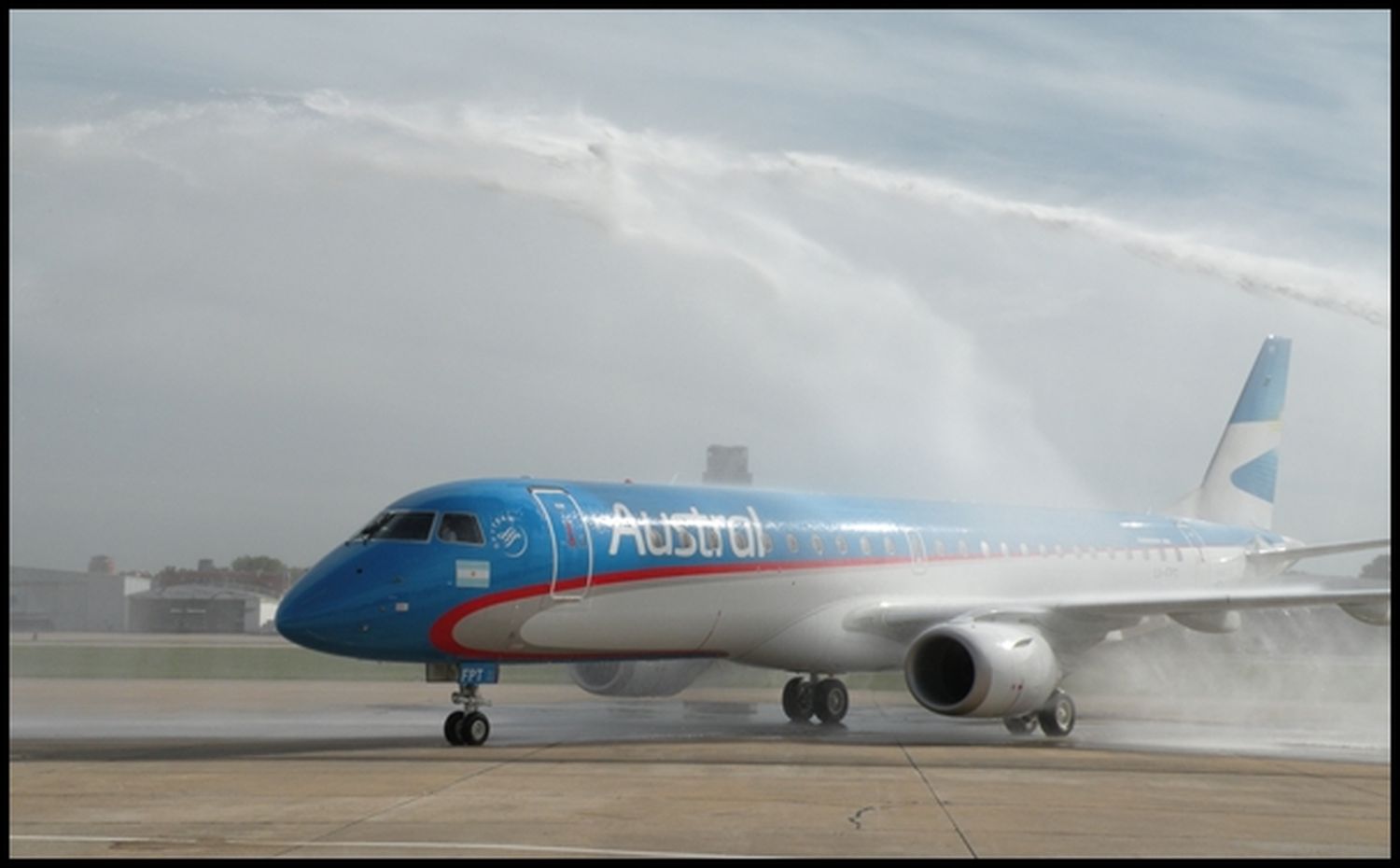 Aerolíneas Argentinas incorporó el Embraer número 22 a su flota