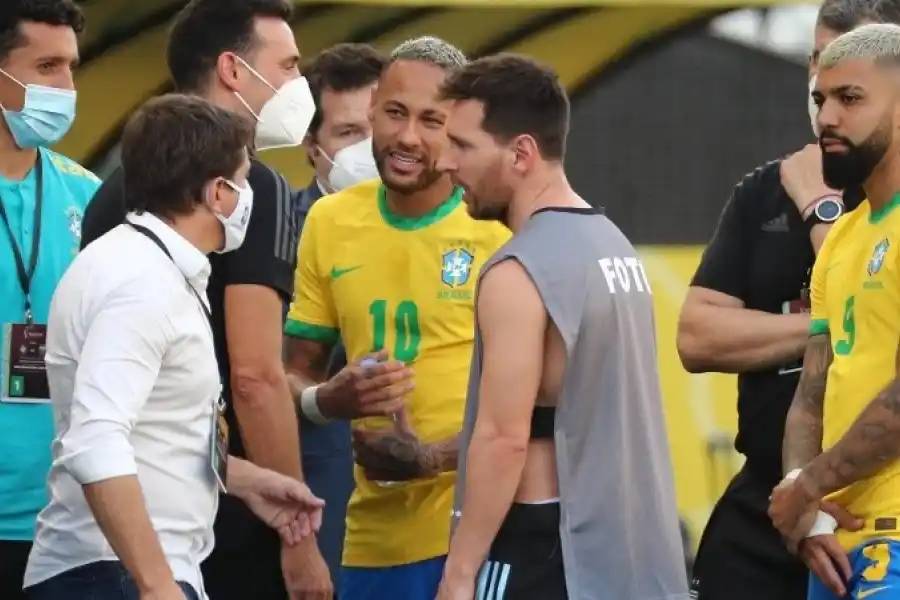 Es oficial: Brasil y Argentina no jugarán el partido pendiente por Eliminatorias