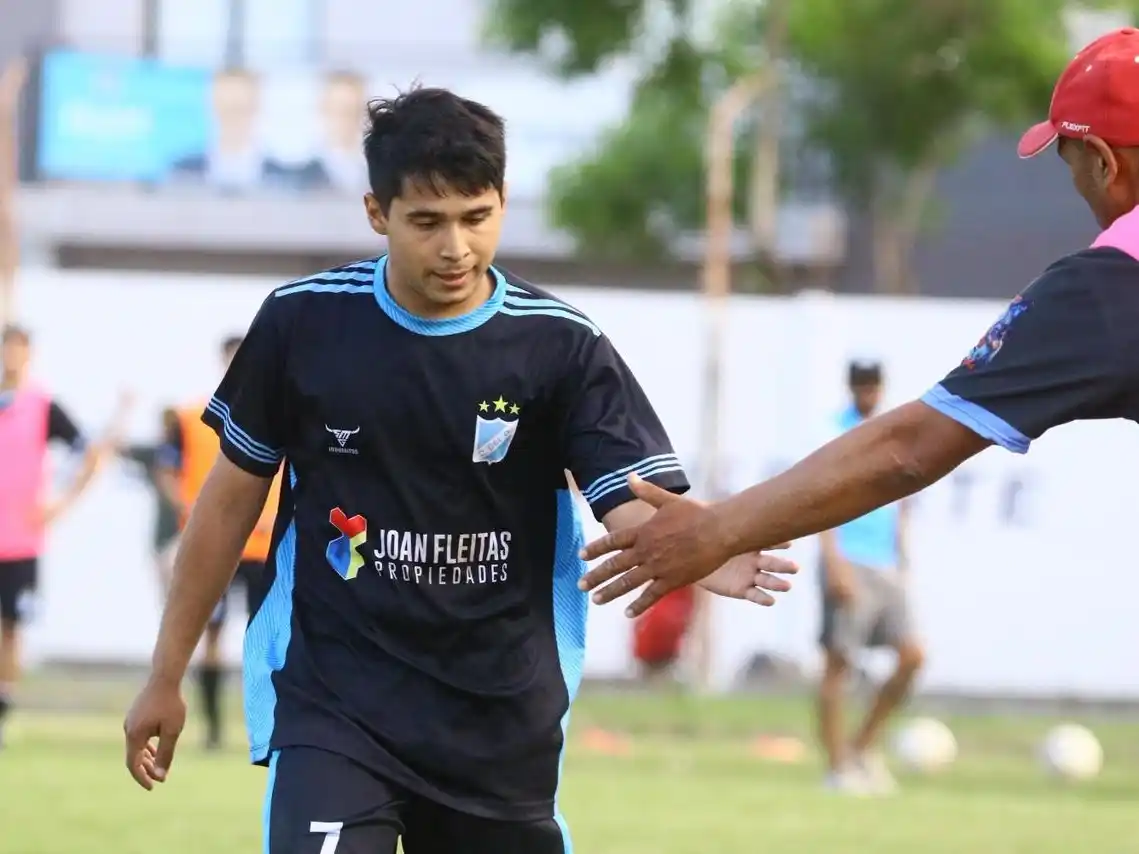 Defensores del Oeste e Isleños animarán el duelo de invictos con puntaje ideal (crédito: Juanchi Soria - IG Gol Entra).