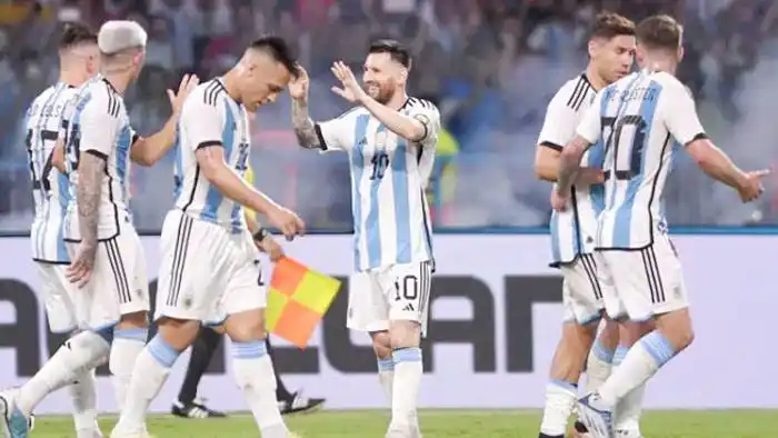 Messi llegó a los 102 goles en la albiceleste