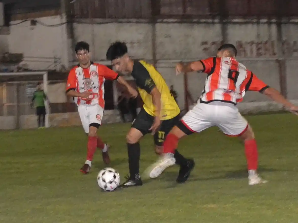 Agónico empate de Fitmat FBC que levantó un 0-2. Foto: Sur24.