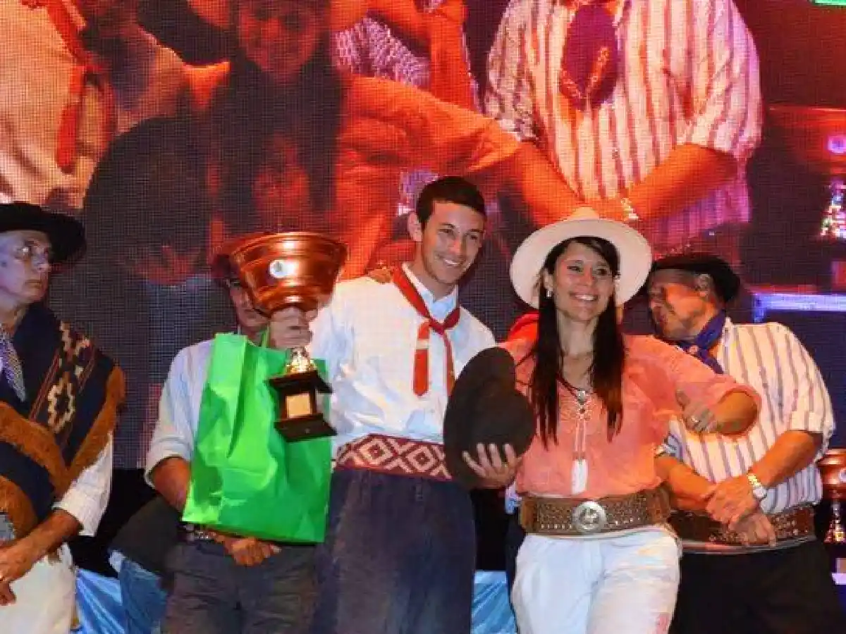 Ganó en Jesús María y donó el premio para ayudar a los inundados de su pueblo