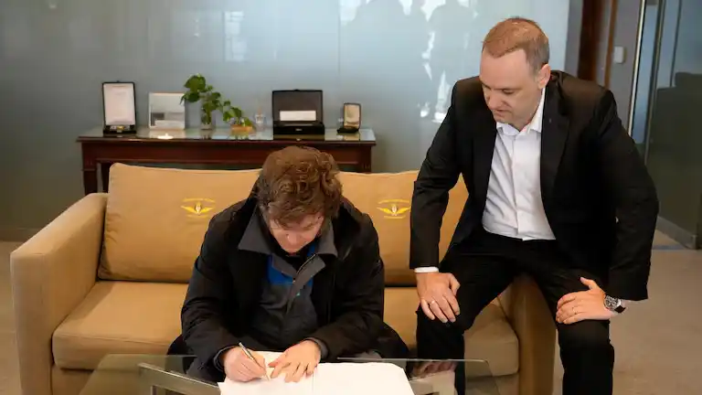 Milei firmó el proyecto de reforma laboral que ingresará al Congreso en las próximas horas