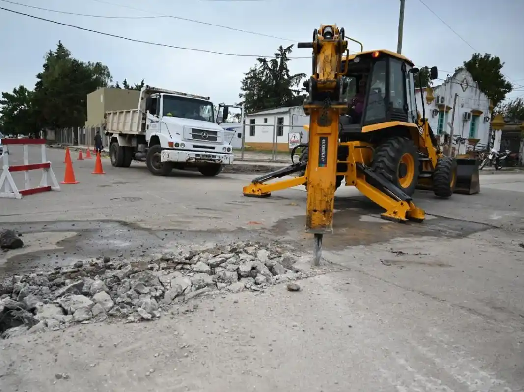 Interrumpieron el tránsito en el barrio Munilla por las obras de reconstrucción de un desagüe
