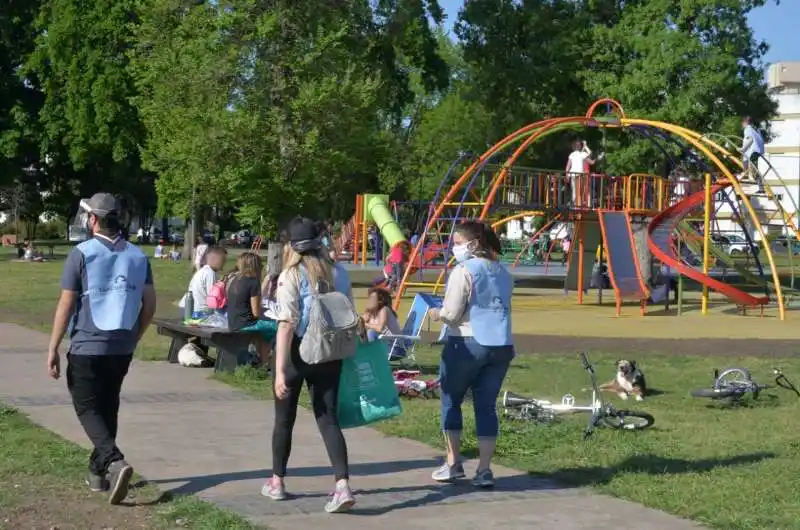 COVID-19 en Tandil: Voluntarios ya entregaron 4000 barbijos en campaña de concientización