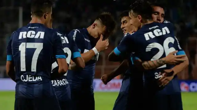 Racing no bajó la guardia y tuvo su premio en el final