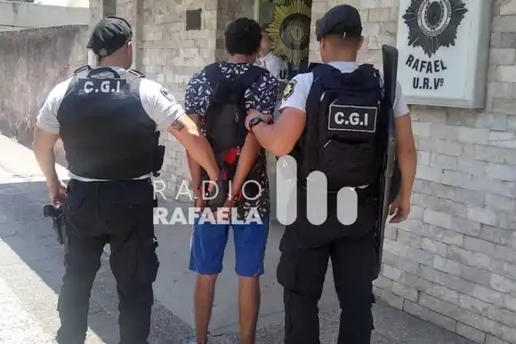 Quiso robar en un domicilio y fue detenido por los vecinos