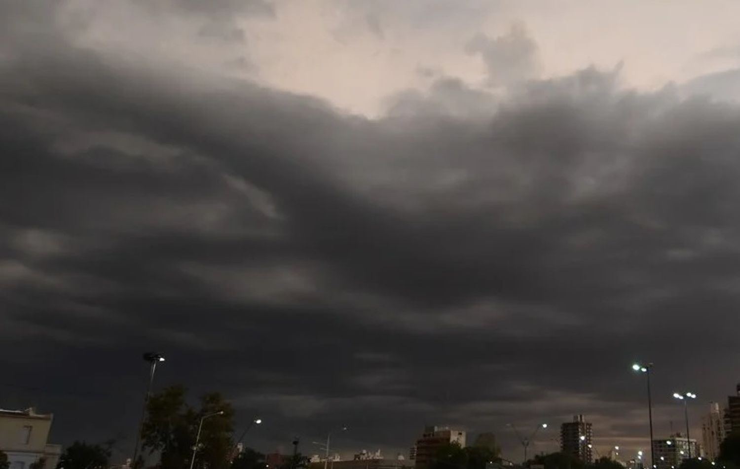 Se esperan tormentas fuertes en varios departamentos.