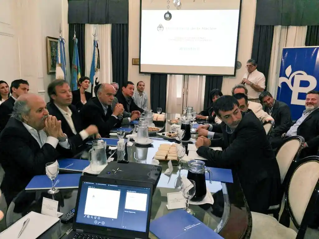 Bullrich continúa con la presentación del programa "Asistiré" en Provincia y estuvo en Almirante Brown