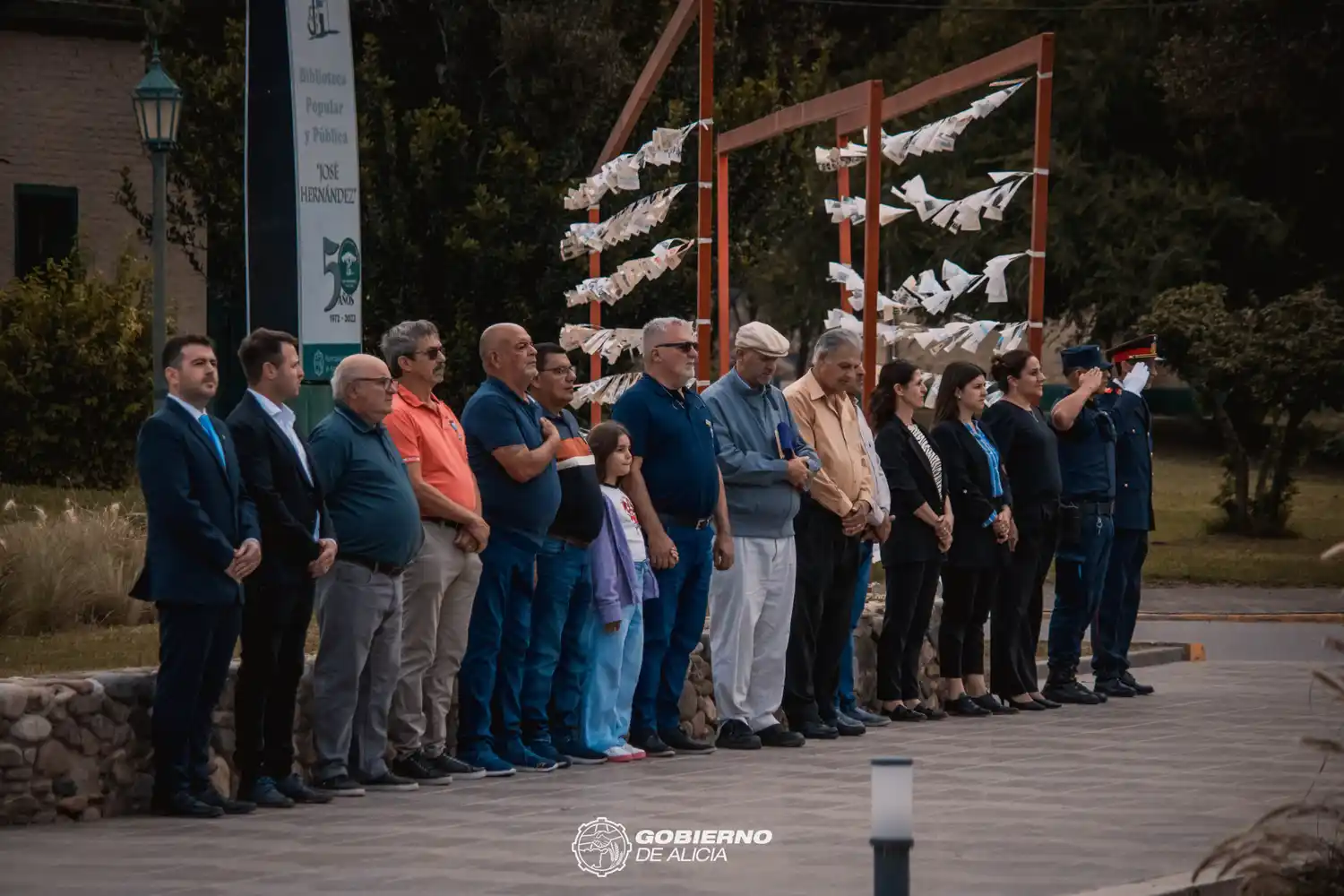 Autoridades en acto de Malvinas de Alicia
