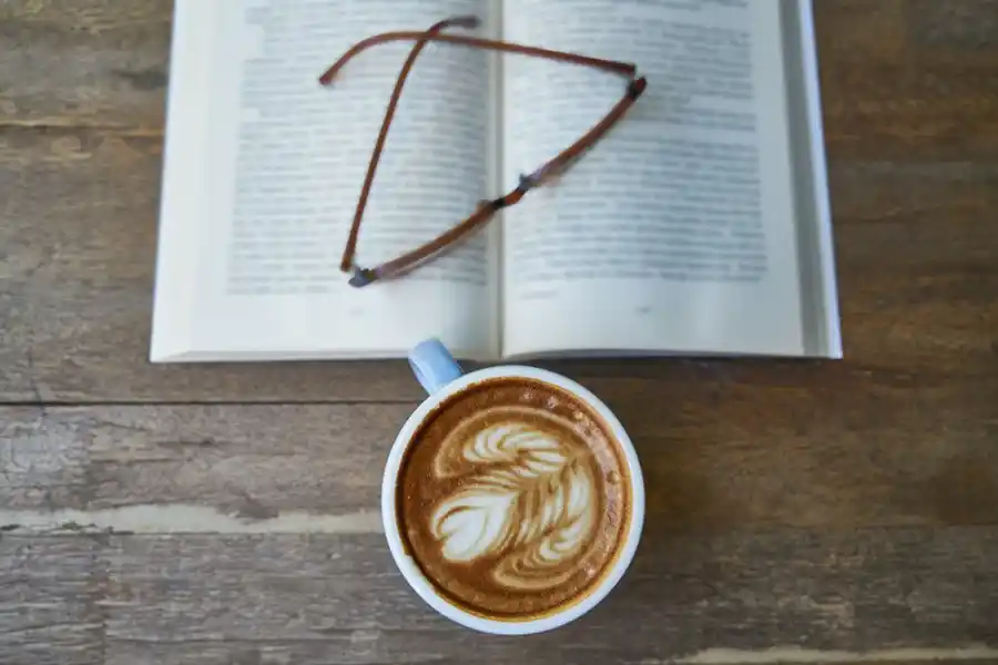 Café literario 2022: una tarde diferente con amigos y letras