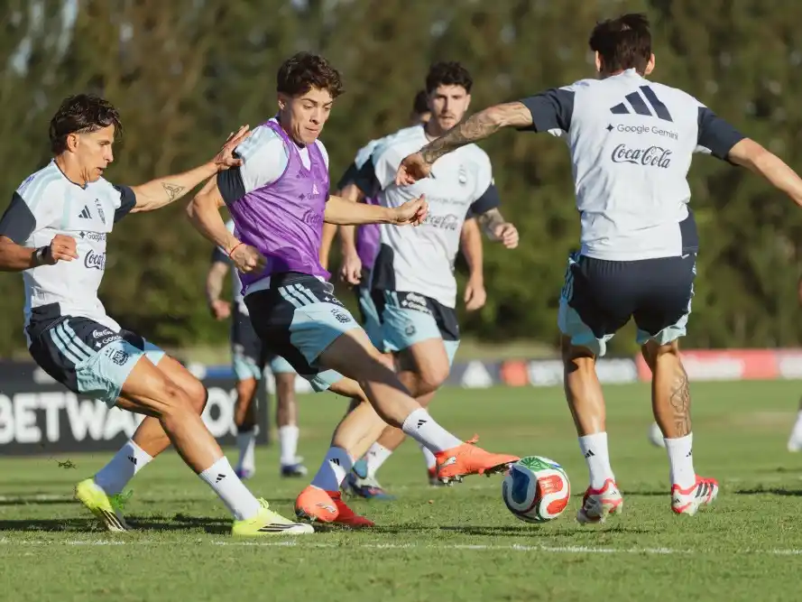 Con plantel completo, la Scaloneta inicio su preparación en Ezeiza.Foto:AFA