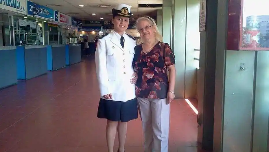 La oficial de marina hallada en su camarote murió ahorcada, informó la Fiscalía de Dolores