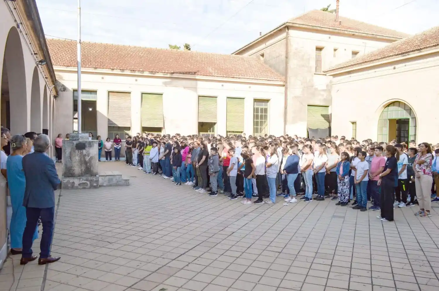 Los desafíos en varios frentes para la educación local