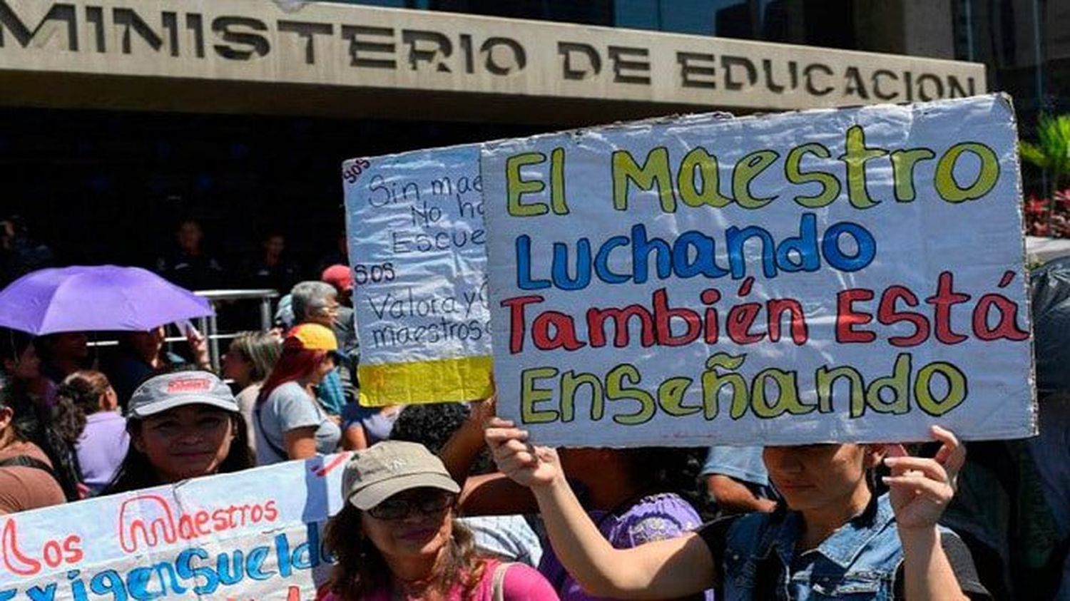 ¡GOLPE MORTAL AL DOCENTE! Magisterio denuncia ley inconstitucional que prepara la AN de Maduro