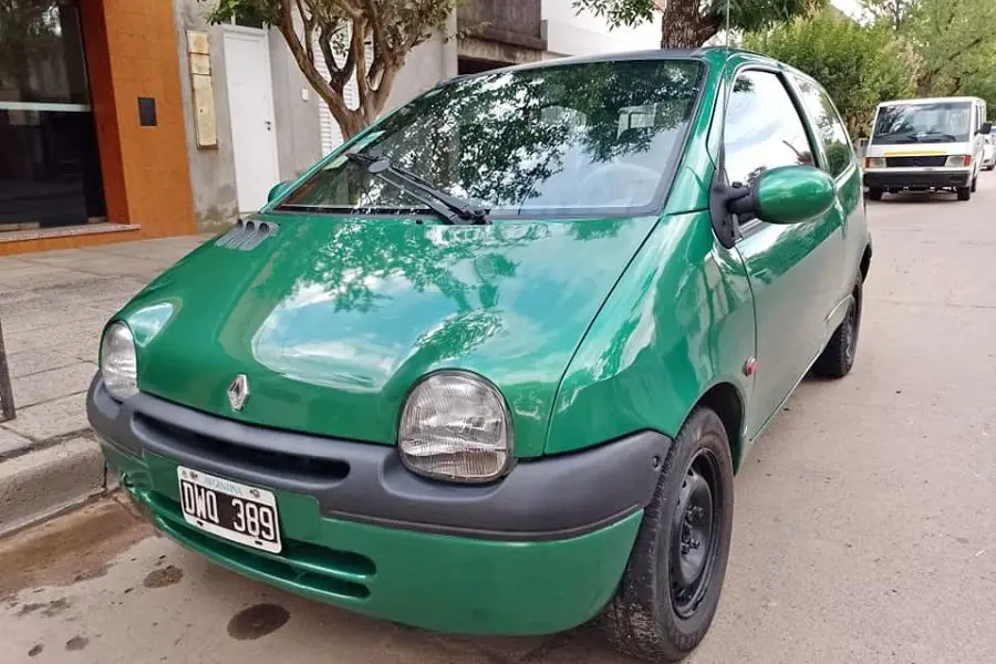 La historia del Twingo, el auto que Shakira usó para burlarse de Piqué