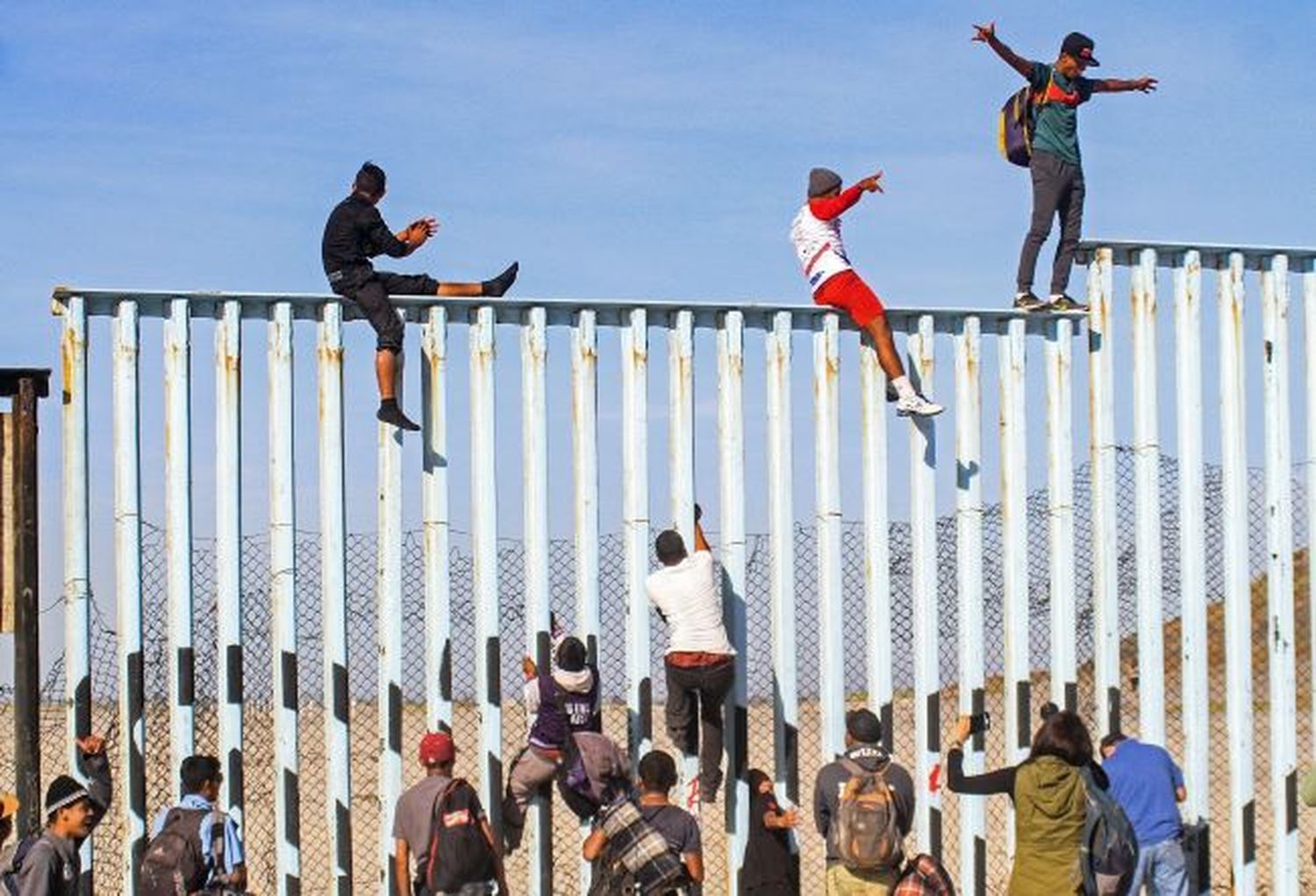 ¿Promesas rotas? Para “evitar entradas ilegales” EE.UU. ampliará muro en frontera con México