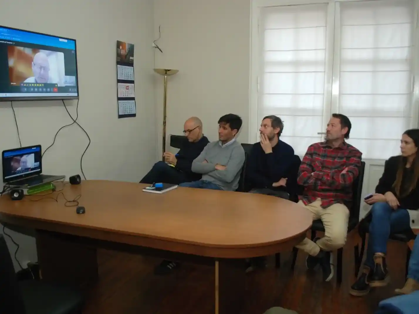 La primera. La reunión mantenida por el Concejo y el Ejecutivo con una de las empresas interesadas