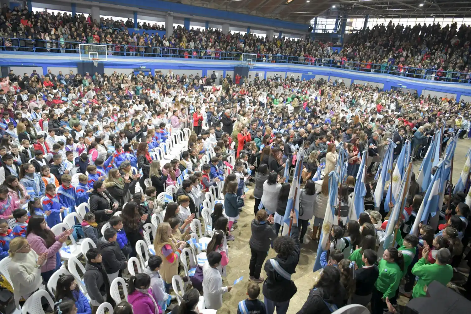 Ituzaingó: Más de 1.500 estudiantes juraron a la bandera