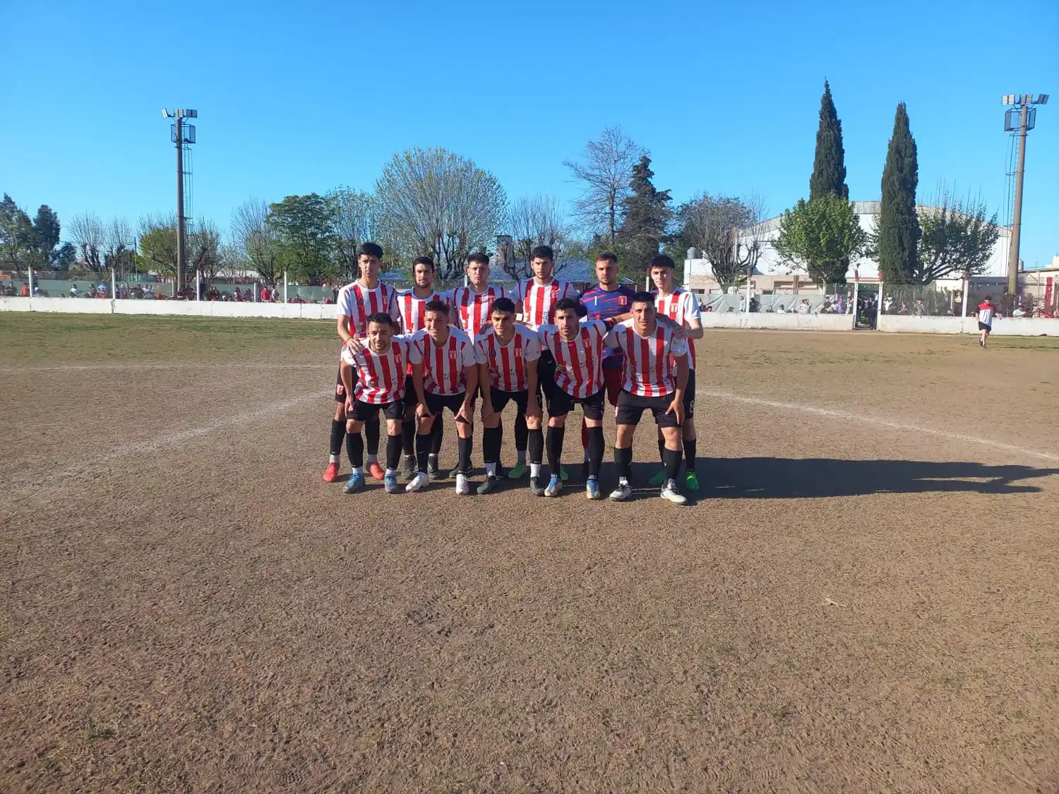 Primera A: Paraná goleó, es líder y espera por Mitre