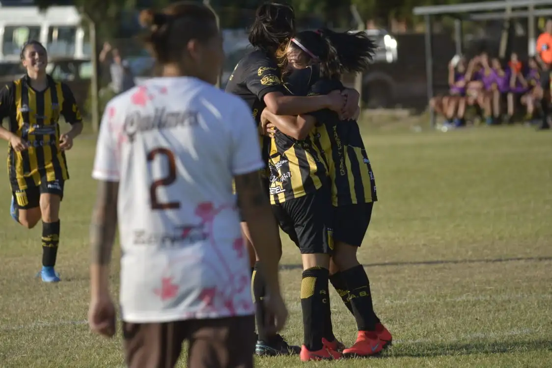 Goles marplatenses para Almirante Brown en la Primera B Femenina