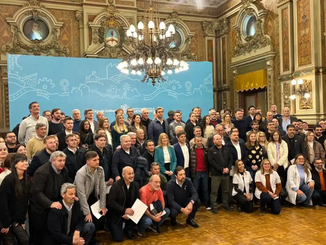 Kicillof denunció el ajuste en Salud acompañado de intendentes