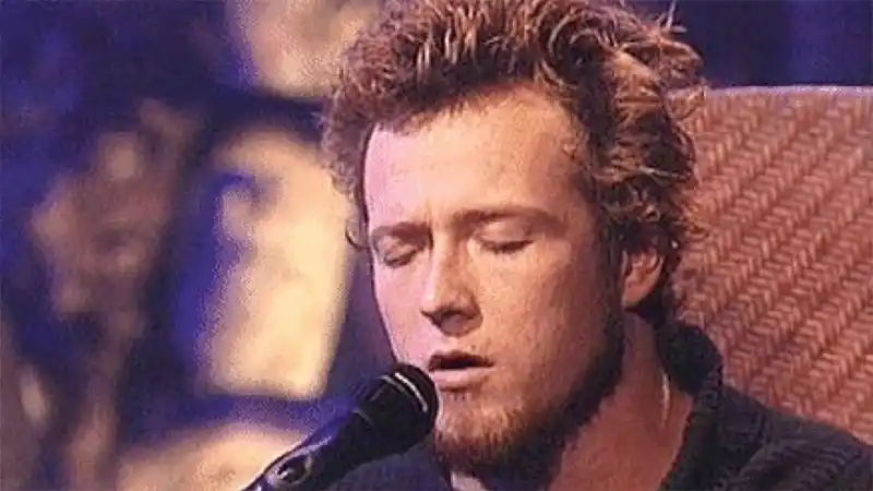 Falleció a los 48 años el cantante del grupo Stone Temple Pilots